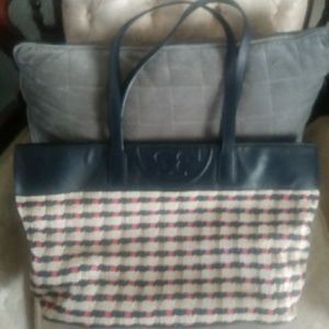 Tory Burch Purse ( like new )